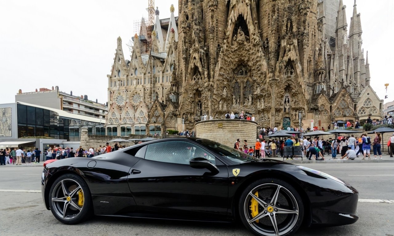 Rent luxury sport car in Barcelona