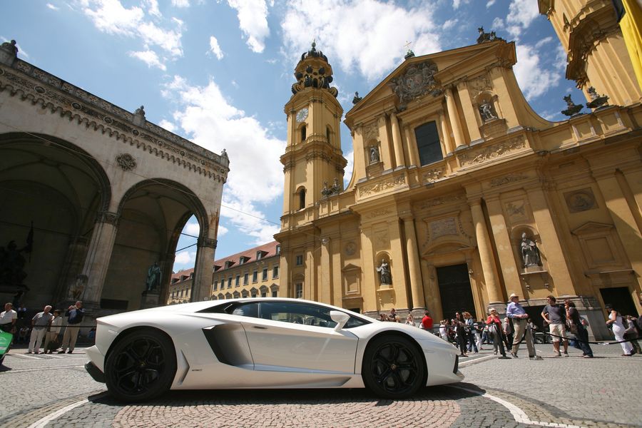 Rent a luxury car in Munich